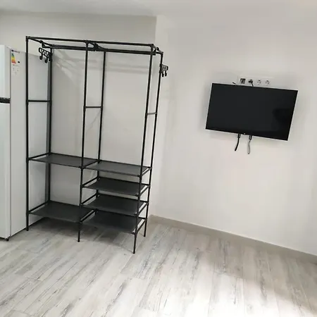 Charming In Centre 20 M² Internet Included